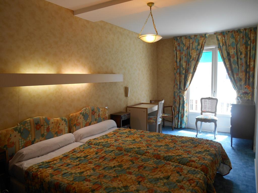 Bed and Breakfast A L'Abri Des Vents Сен-Жан-ле-Тома Номер фото