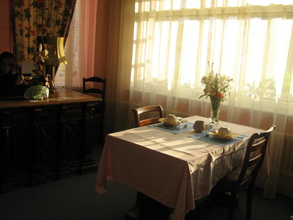 Bed and Breakfast A L'Abri Des Vents Сен-Жан-ле-Тома Экстерьер фото
