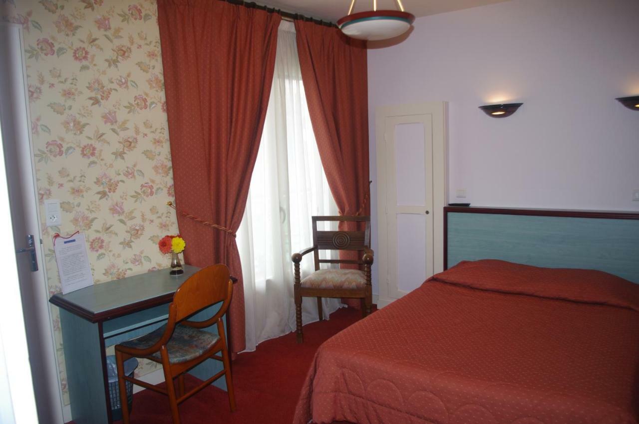 Bed and Breakfast A L'Abri Des Vents Сен-Жан-ле-Тома Экстерьер фото
